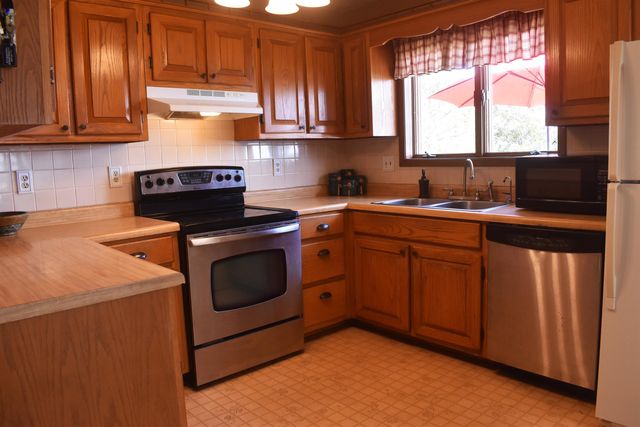 506 Victoria Drive, Horseshoe Bend, AR 72512