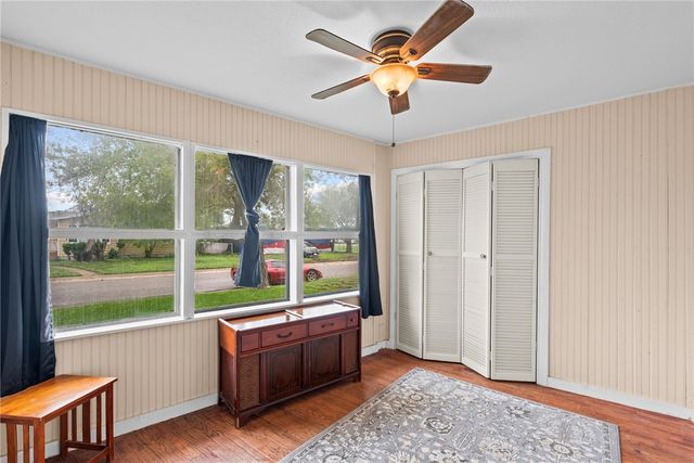 1645 Brentwood Dr, Corpus Christi, TX 78415