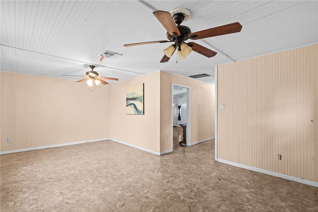 1645 Brentwood Dr, Corpus Christi, TX 78415