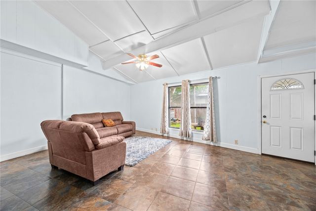 1645 Brentwood Dr, Corpus Christi, TX 78415