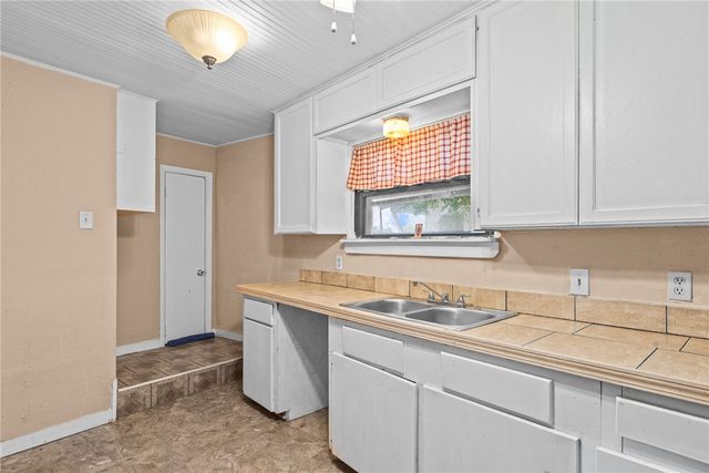 1645 Brentwood Dr, Corpus Christi, TX 78415