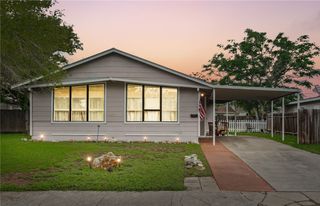 1645 Brentwood Dr, Corpus Christi, TX 78415