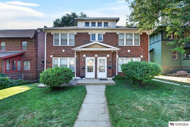 122 N 38th Street, Omaha, NE 68131
