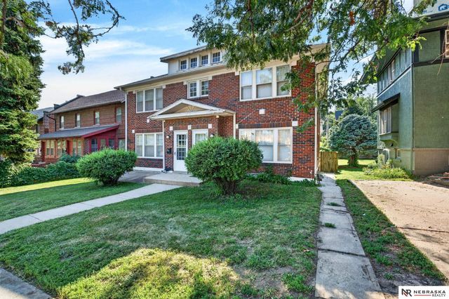 122 N 38th Street, Omaha, NE 68131
