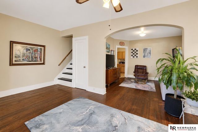 122 N 38th Street, Omaha, NE 68131
