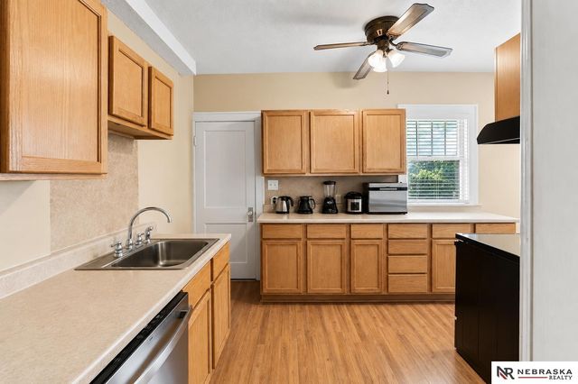 122 N 38th Street, Omaha, NE 68131