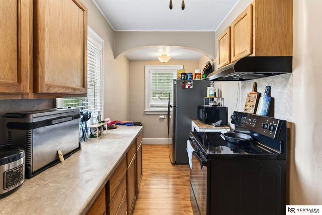 122 N 38th Street, Omaha, NE 68131