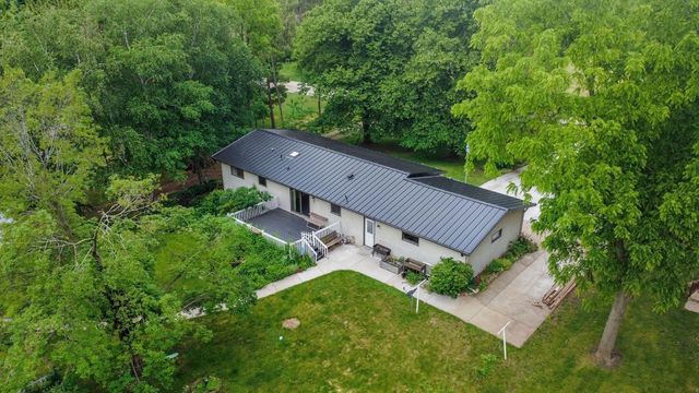 N1544 Poeppel Road, Fort Atkinson, WI 53538