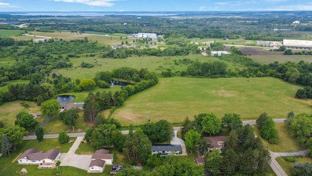 N1544 Poeppel Road, Fort Atkinson, WI 53538