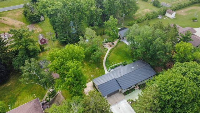 N1544 Poeppel Road, Fort Atkinson, WI 53538