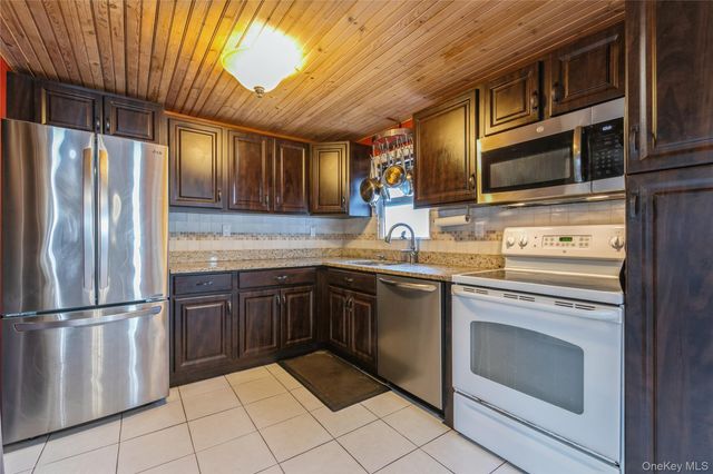 84 Corbin Avenue, East Patchogue, NY 11772