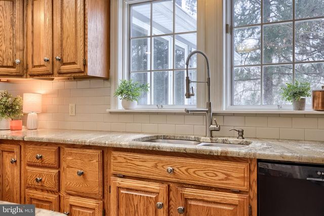 332 LAUREL DR, York, PA 17406