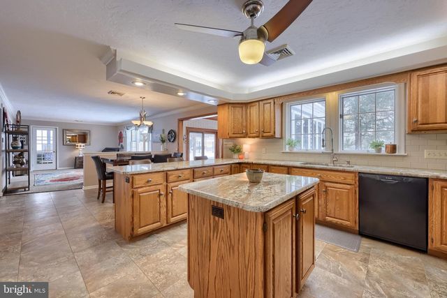 332 LAUREL DR, York, PA 17406