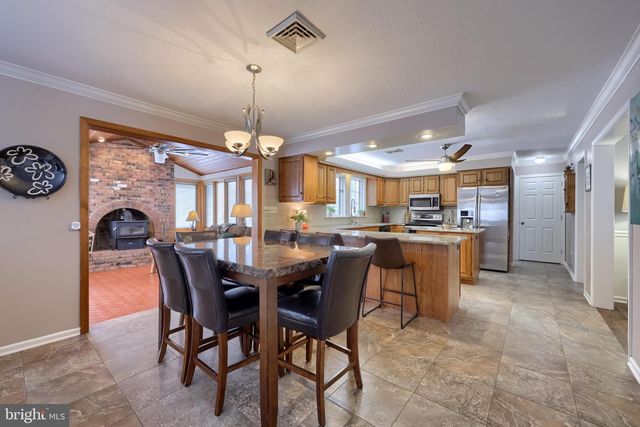 332 LAUREL DR, York, PA 17406