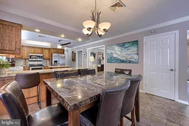 332 LAUREL DR, York, PA 17406