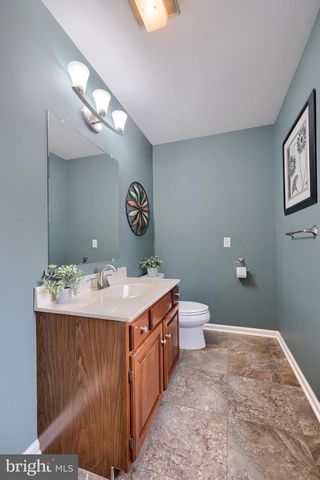 332 LAUREL DR, York, PA 17406