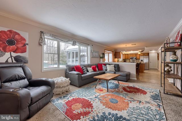 332 LAUREL DR, York, PA 17406