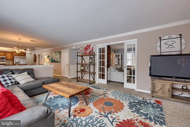 332 LAUREL DR, York, PA 17406