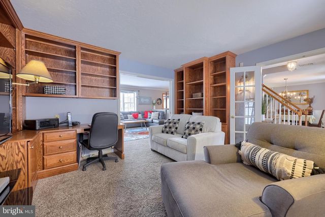 332 LAUREL DR, York, PA 17406