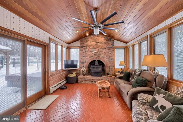 332 LAUREL DR, York, PA 17406