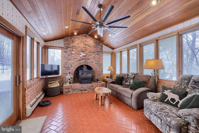 332 LAUREL DR, York, PA 17406