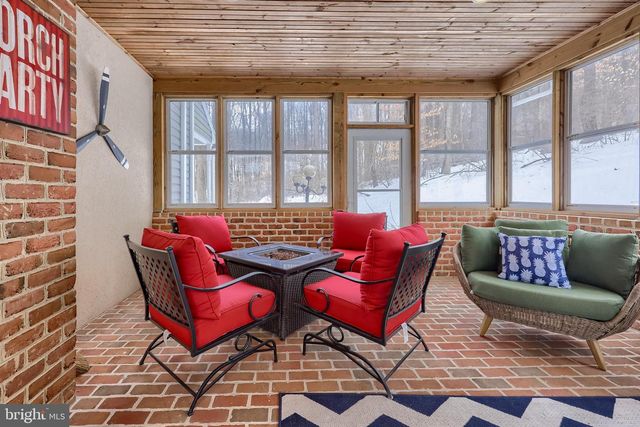 332 LAUREL DR, York, PA 17406