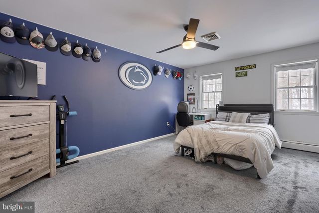 332 LAUREL DR, York, PA 17406