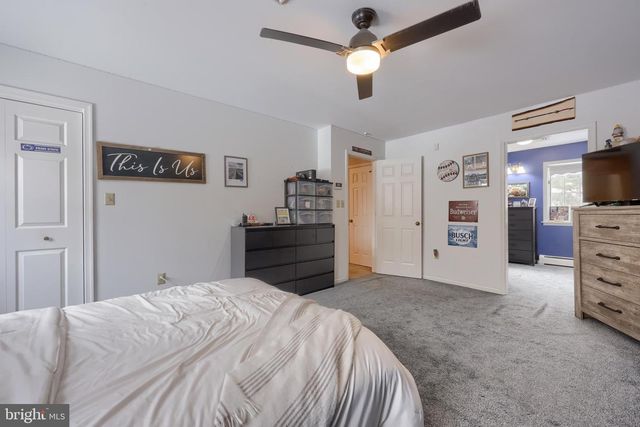 332 LAUREL DR, York, PA 17406