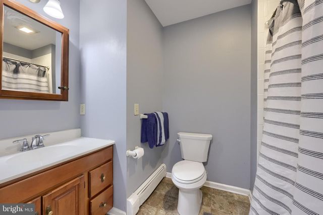 332 LAUREL DR, York, PA 17406