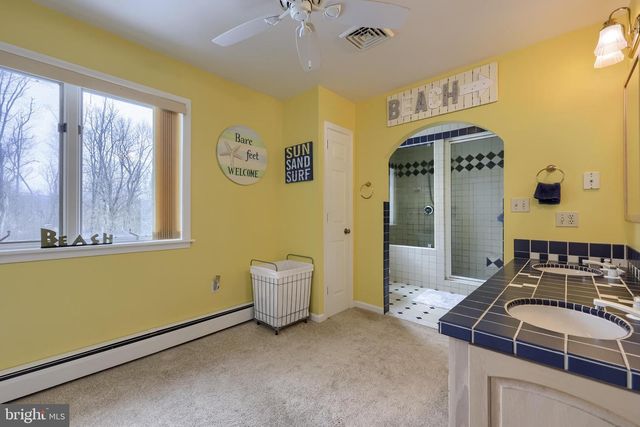 332 LAUREL DR, York, PA 17406