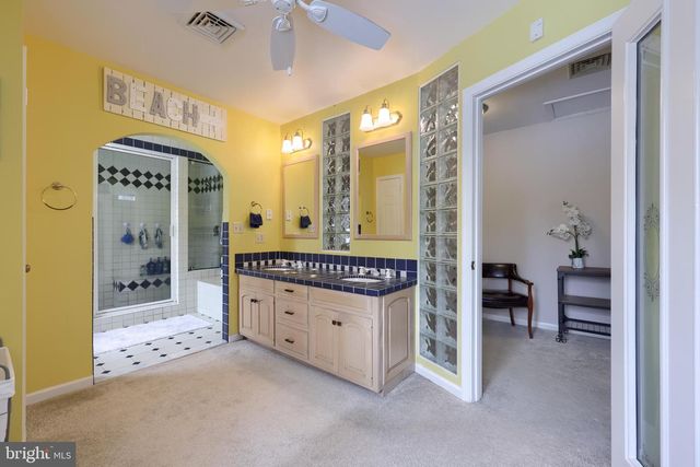 332 LAUREL DR, York, PA 17406