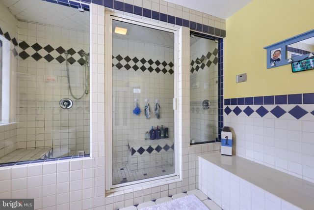 332 LAUREL DR, York, PA 17406