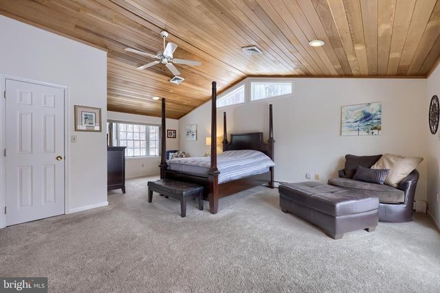 332 LAUREL DR, York, PA 17406