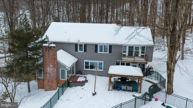 332 LAUREL DR, York, PA 17406