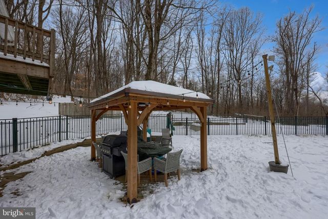 332 LAUREL DR, York, PA 17406