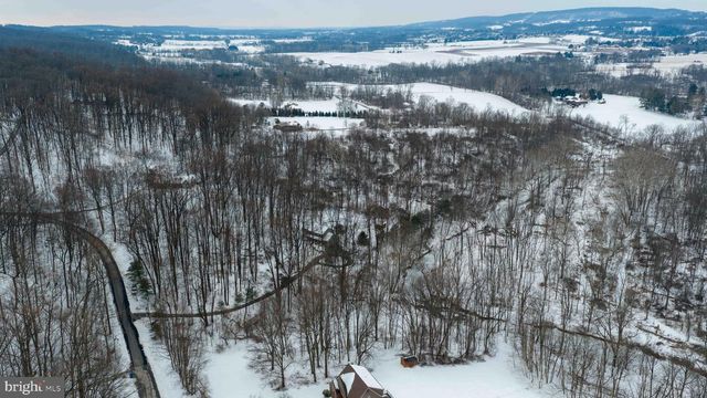 332 LAUREL DR, York, PA 17406