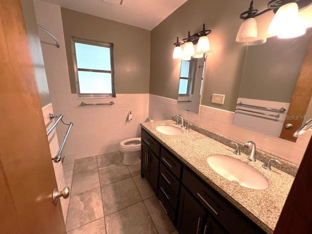 106 SW 38TH STREET, Gainesville, FL 32607