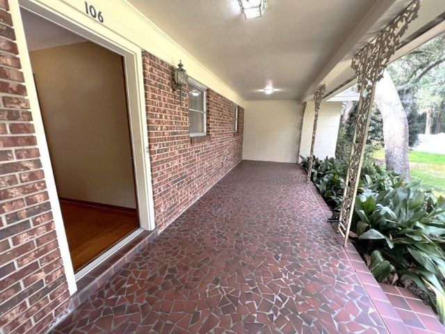 106 SW 38TH STREET, Gainesville, FL 32607