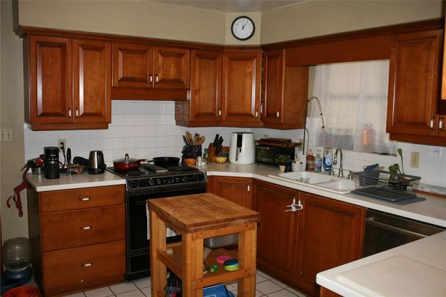 106 SW 38TH STREET, Gainesville, FL 32607