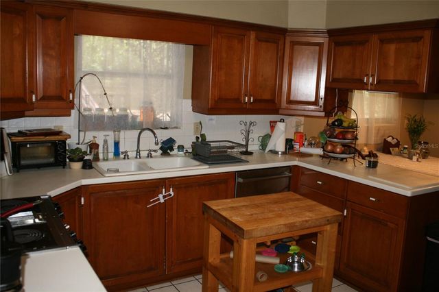 106 SW 38TH STREET, Gainesville, FL 32607