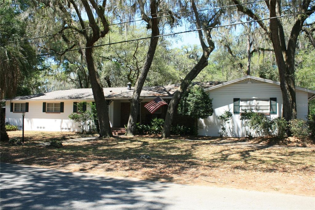 106 SW 38TH STREET, Gainesville, FL 32607