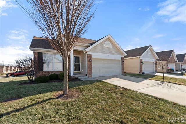 1602 Platinum Court, O'fallon, MO 63366