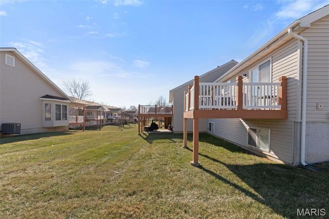 1602 Platinum Court, O'fallon, MO 63366