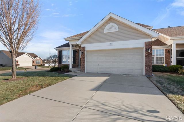 1602 Platinum Court, O'fallon, MO 63366