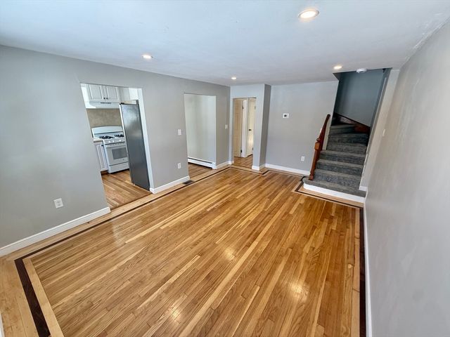 252 Mechanic St 252, Canton, MA 02021