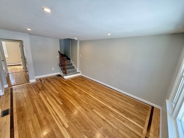 252 Mechanic St 252, Canton, MA 02021