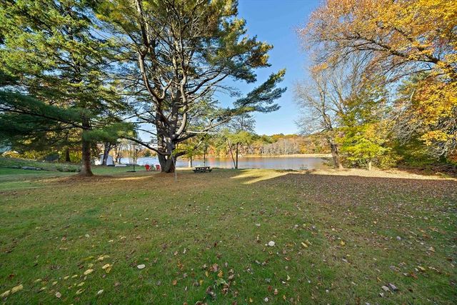 252 Mechanic St 252, Canton, MA 02021