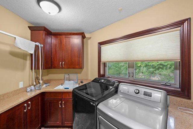 14708 Woodhaven Road, Minnetonka, MN 55345