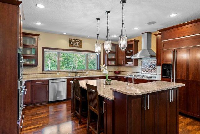14708 Woodhaven Road, Minnetonka, MN 55345