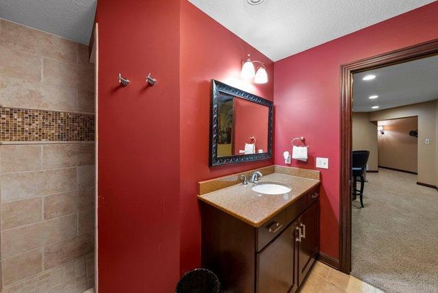 14708 Woodhaven Road, Minnetonka, MN 55345